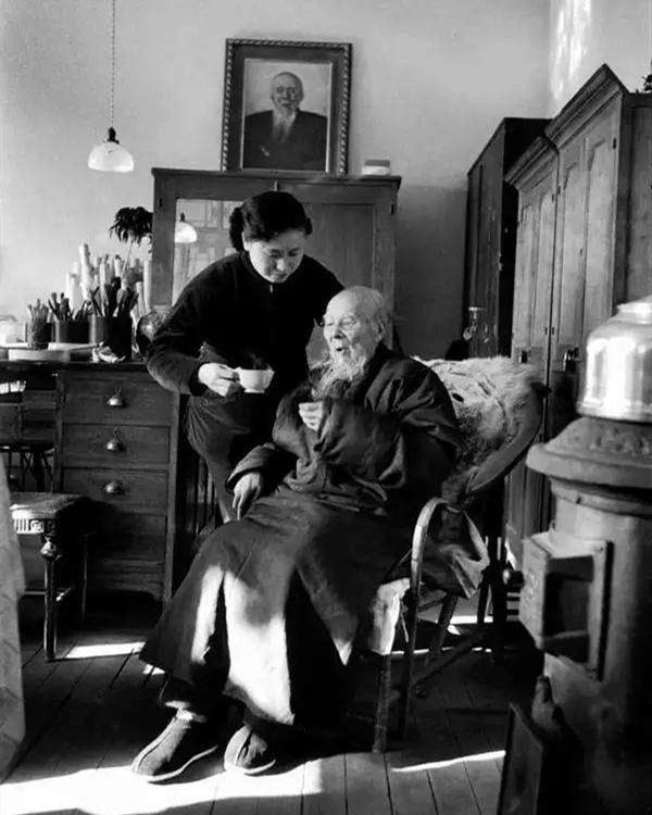 齐白石|齐白石93岁不顾反对，执意娶22岁保姆，不料新婚前夕出了事儿