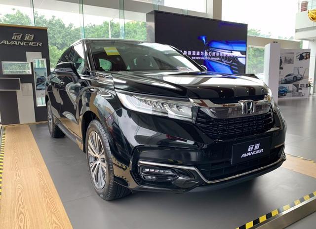 店内实拍2020款本田冠道黑色车身相当大气配15t20t