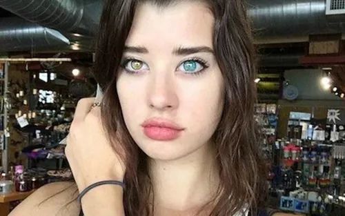 棕蓝绿灰紫人类的眼睛最多能有几种颜色