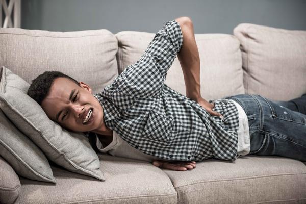 睡醒后，经常“腰酸背痛”，可能与这两个姿势有关