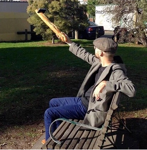 法国人为什么爱硬得可以当武器的法棍?看完原因笑疯了!