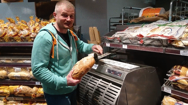 法国人为什么爱硬得可以当武器的法棍看完原因笑疯了