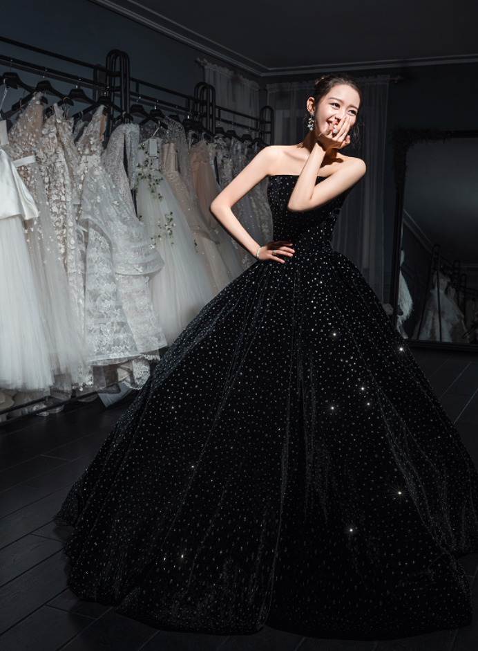 闪闪发光的星空裙浪漫梦幻明星都爱谁能穿出仙女感