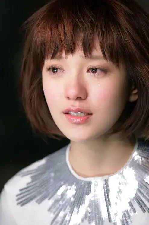 这个时期的郭采洁,不仅是个人形象,连声音都是特点鲜明的娃娃音.