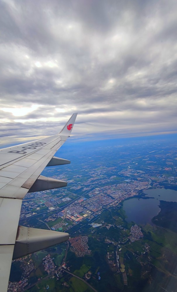北京|北京大雨过后美景现，一半蓝色云海一半碧空如洗