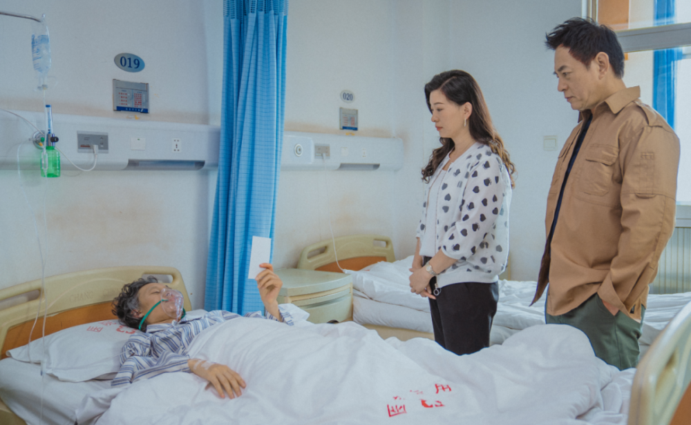 郭建国由著名演员周浩东饰演.