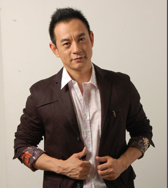 郭建国由著名演员周浩东饰演.