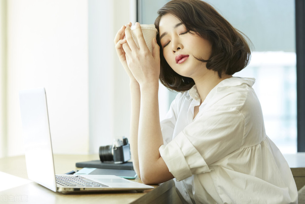 夜读|姑娘你有书不想读？那就看这首诗里古代女性求知的无奈现实吧？