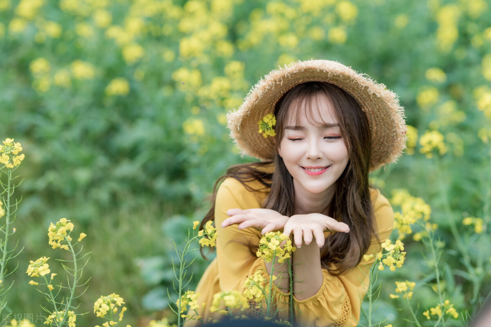 夜读|姑娘你有书不想读？那就看这首诗里古代女性求知的无奈现实吧？