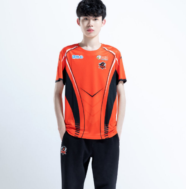 762深夜现身vg俱乐部易瞳真的要无