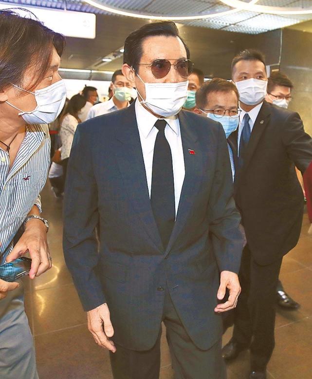 马英九再呛蔡英文 为利益抛弃九二共识是自私政客 马英九 九二共识 蔡英文 台湾 郝柏村