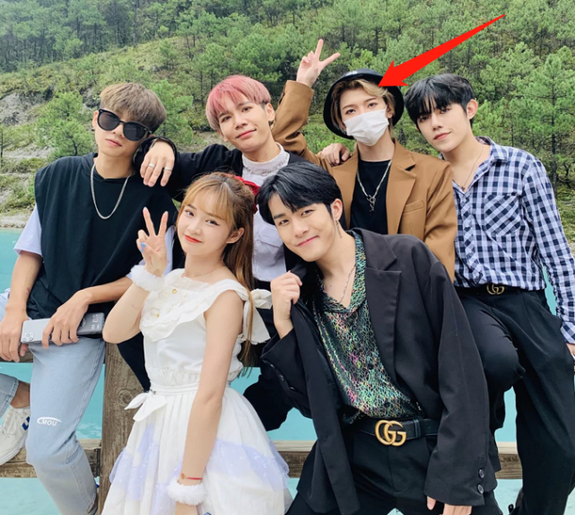 七鹤大人带团队去云南游玩用原相机拍游客照这颜值太真实了