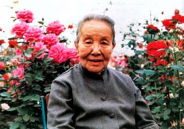 张爱玲|民国鄙视链：杨绛嫌张爱玲丑，张爱玲瞧冰心做作，冰心讽林徽因绿茶
