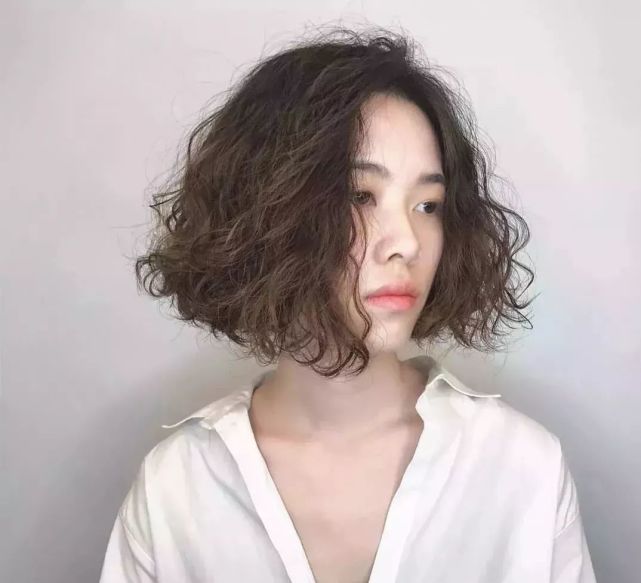 2021流行"短发小爆卷"|脸型|发型|小卷|短发|头发|季节