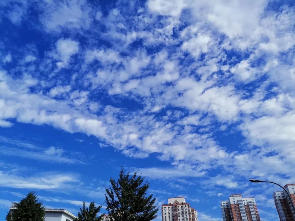 北京|暴雨初霁，北京市民拍下“七彩祥云”