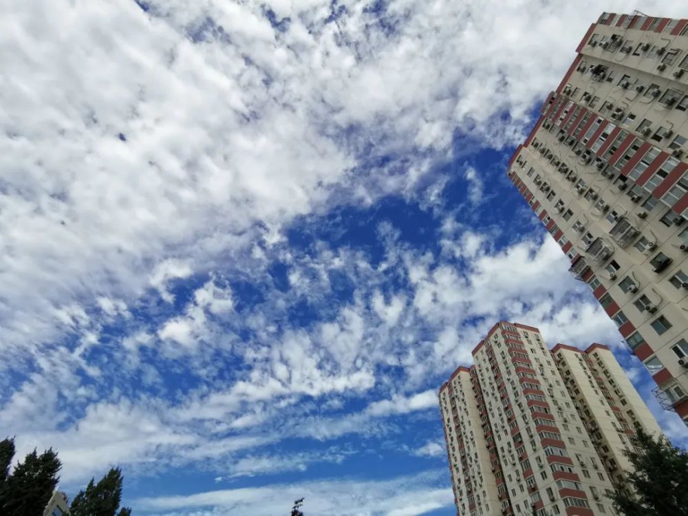 北京|暴雨初霁，北京市民拍下“七彩祥云”
