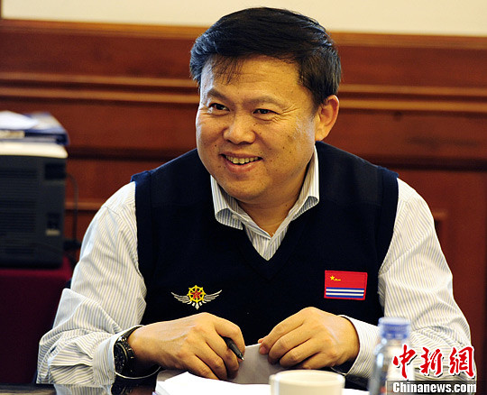 沈阳市向歼15总师孙聪颁发500万元科技支持资金