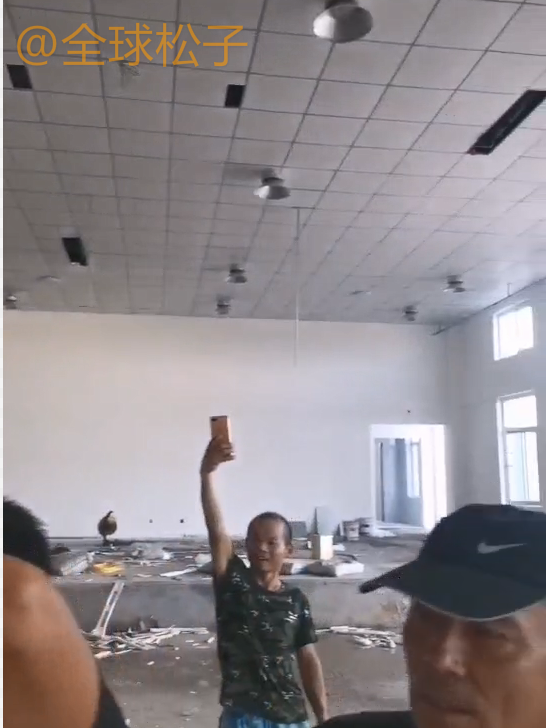 朱之文大舞台|朱之文大舞台已基本完工，大衣哥带着美女参观场馆内部