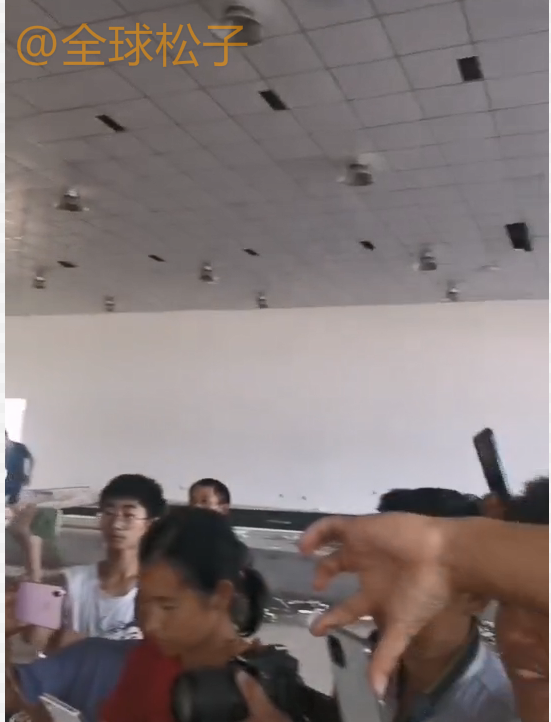朱之文大舞台|朱之文大舞台已基本完工，大衣哥带着美女参观场馆内部