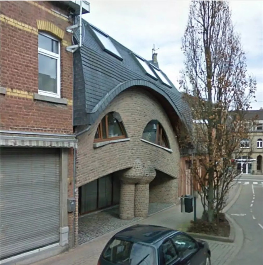 比利时的房子太丑了还自配表情包远看房子好像在嘲笑人