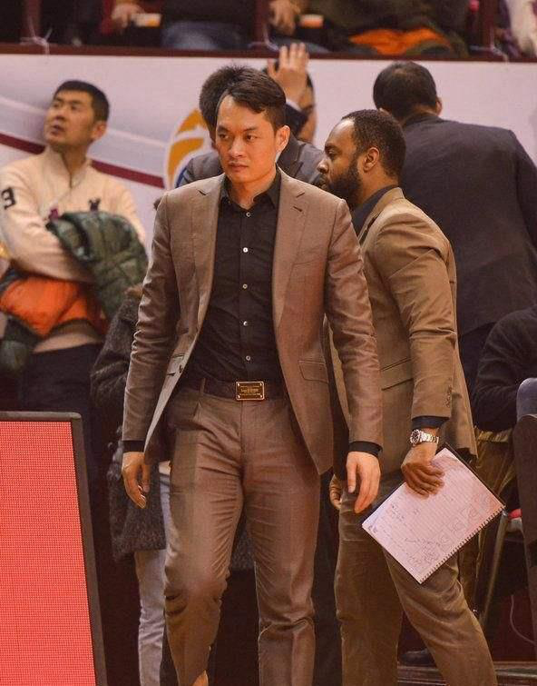 因病被裁退役任助教,后辞职打村赛令人唏嘘|陈江华|科比|退役|韦德