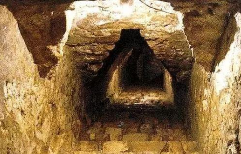 胡夫金字塔|古埃及金字塔底，发现一个“神秘世界”，到底隐藏什么秘密？