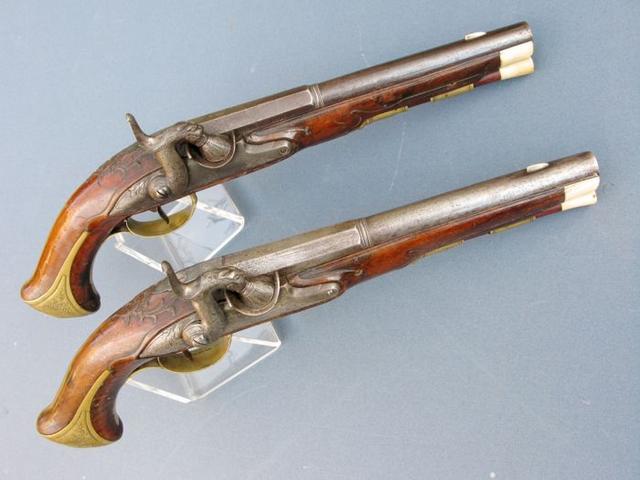 1760年产的两把燧发枪,在务实的德国人手里被改造成先进的击发枪