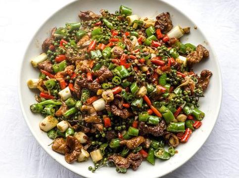 买花椒时 选红花椒还是青花椒 区别可大了 以后不要再乱买 腾讯网