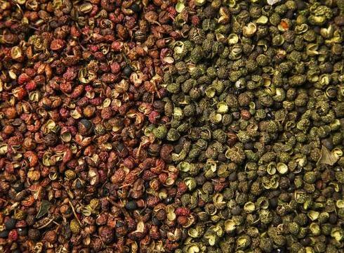 买花椒时 选红花椒还是青花椒 区别可大了 以后不要再乱买 腾讯网