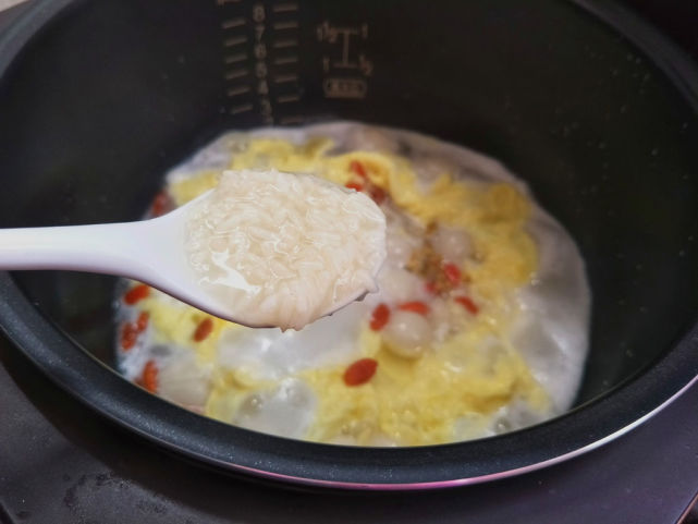入秋变凉 早餐别总喝豆浆了 来点补血暖身的 酿丸子 胃舒适 豆浆 酒酿 补血 酒酿丸子 桂花