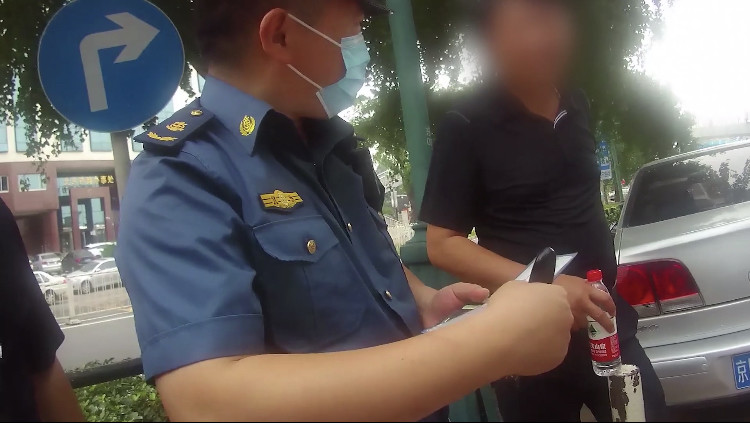 北京市交通执法总队|火车站周边开展黑车专项整治，8月以来查获黑车11辆