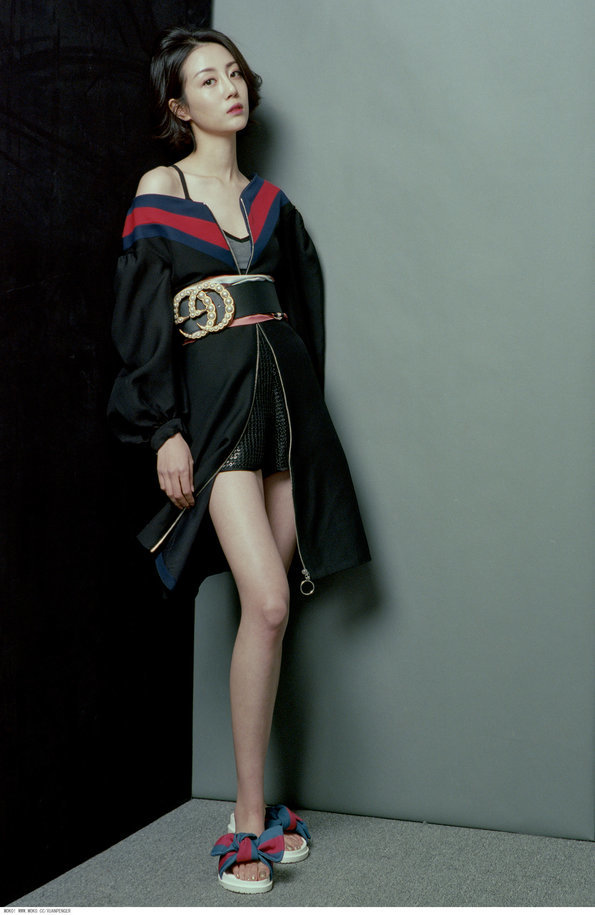 女星李溪芮,有着腿长人美身材好的著称,她的运动方法这么特别