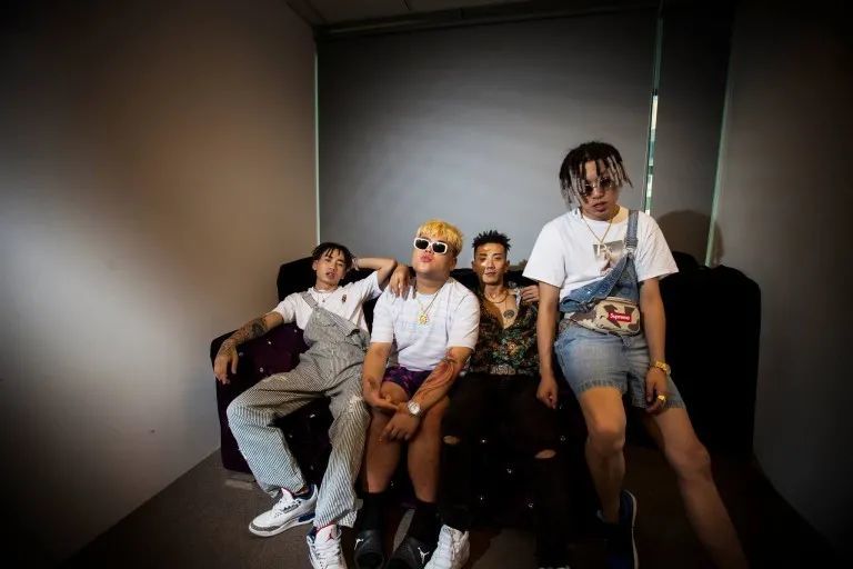 higherbrothers三年前就知道会有节目找他们当导师