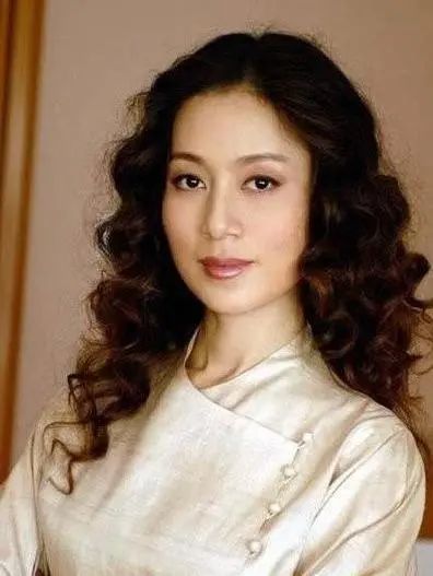余秋雨|李红：一个被余秋雨抛弃14年糟糠之妻，终在坎坷中活出自我价值