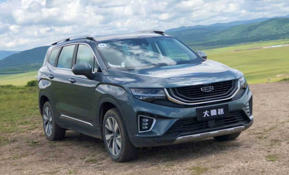 长安x70a就是一个典型的例子,车很大,轮子很小,官方说它是suv,但