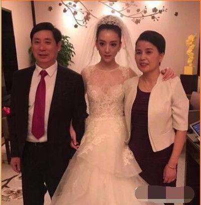 网红|嫁豪门培训班被曝光，网红成功后机构抽钱，还有明星主动求介绍