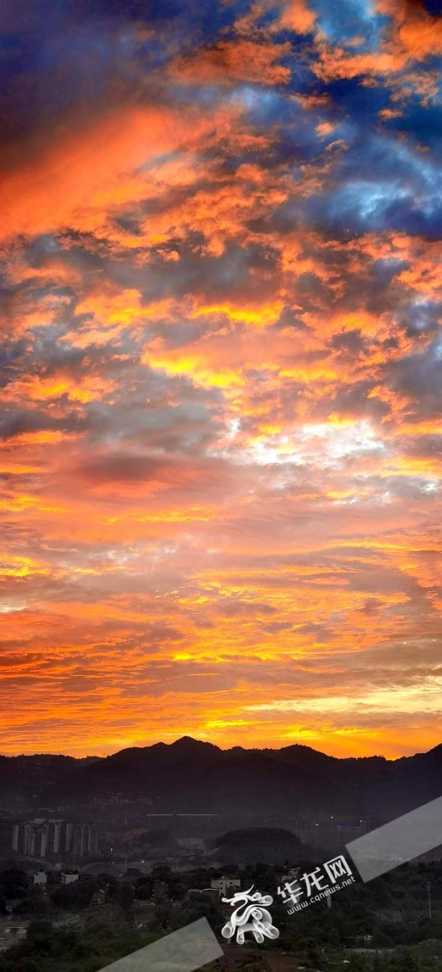 美爆了今天傍晚重庆的彩虹火烧云撩到你了吗
