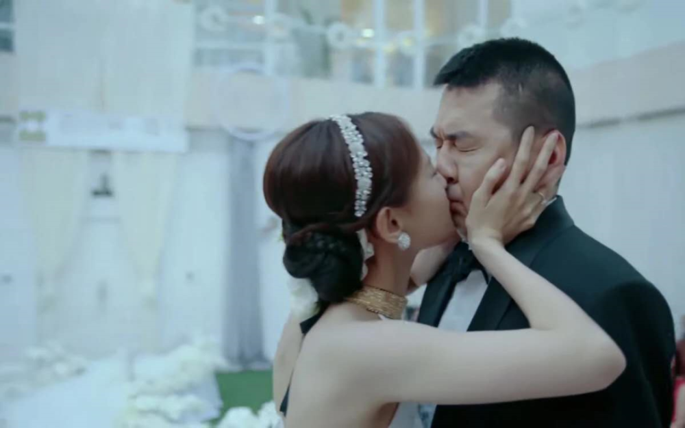 徐峥|杨幂生图大翻车被嘲照骗？网友：求求你，别再硬凹少女感了！