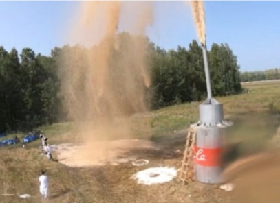 小苏打|快乐源泉！俄罗斯网红用小苏打喷发10000升可乐，场面壮观迅速走红