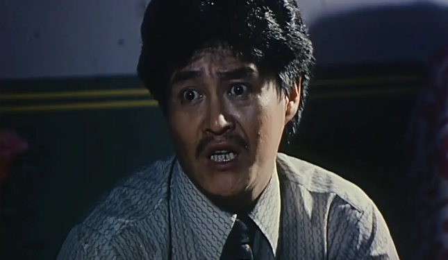 片名《现世活宝》,出自俗语里的「 现世宝」一词,语出小说《儒林外史