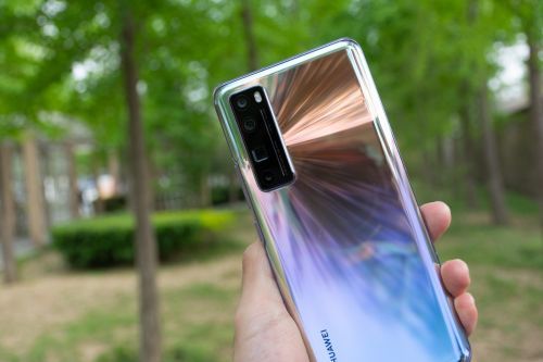 华为nova7se一夜新低还买redmik30至尊吗