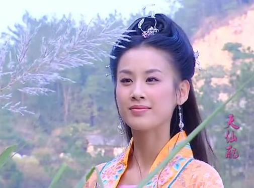 黄圣依|“豪门少奶奶”黄圣依的天花板，恰恰是那个豪门