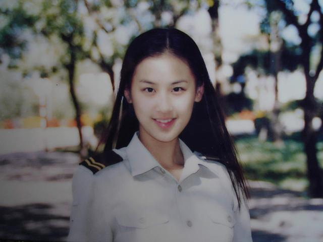 黄圣依|“豪门少奶奶”黄圣依的天花板，恰恰是那个豪门