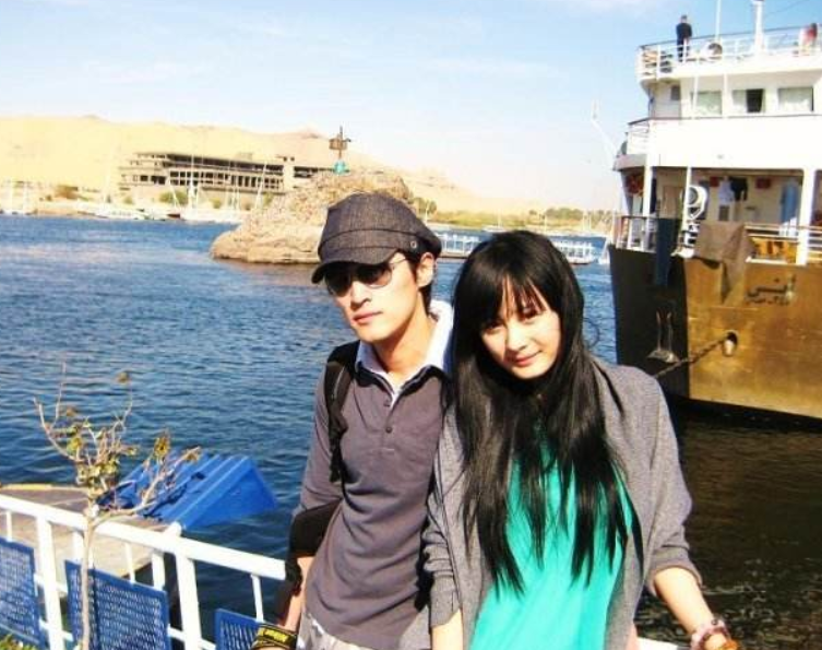 胡歌|曝胡歌杨幂七夕官宣结婚，两人旧情复燃修成正果，魏大勋只是烟雾弹？