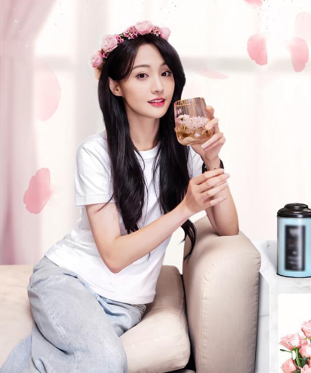 郑爽|郑爽要开七夕直播了！看开播条件才知道，品牌商究竟有多宠她