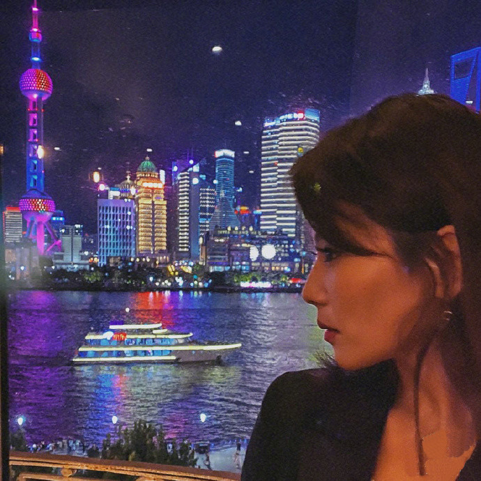 四个女人一台戏|刘涛晒与颖儿胡可陶昕然合影庆祝新剧杀青，四个女人一台戏备受期待