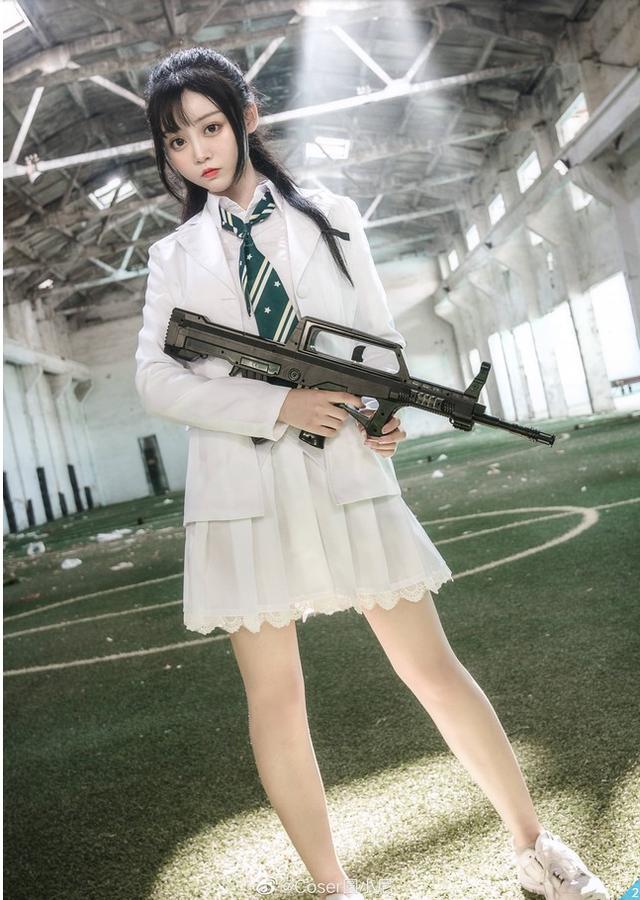 和平精英:长腿短裙cos写真图集,小姐姐媚眼如丝展示诱惑身材