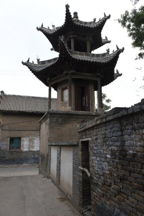 唐初为尉迟公封地鄂公堡山西十大古建筑群之一汾城古建筑群