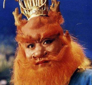 于是在老猴的建议下,孙悟空决定去水晶宫瞧一瞧.