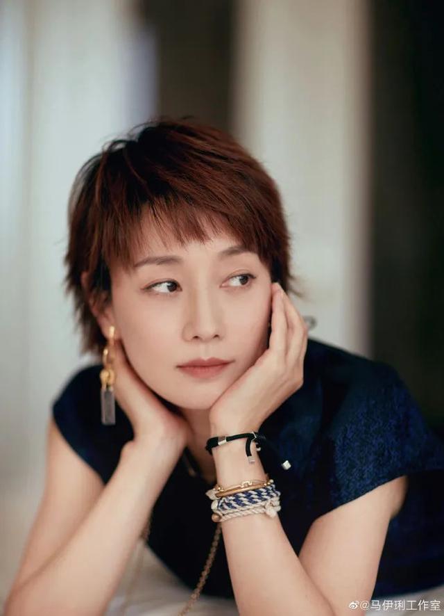 马伊琍|马伊琍七夕晒出单人美照，却被无脑粉丝催促跟文章复合